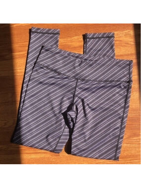 Inner Spirit Leggings Size Small Like New Gym Yoga Zig Zag Print